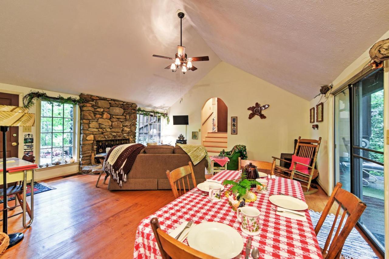 Serene Creekside Cottage Near Asheville Fire Pit Candler Buitenkant foto
